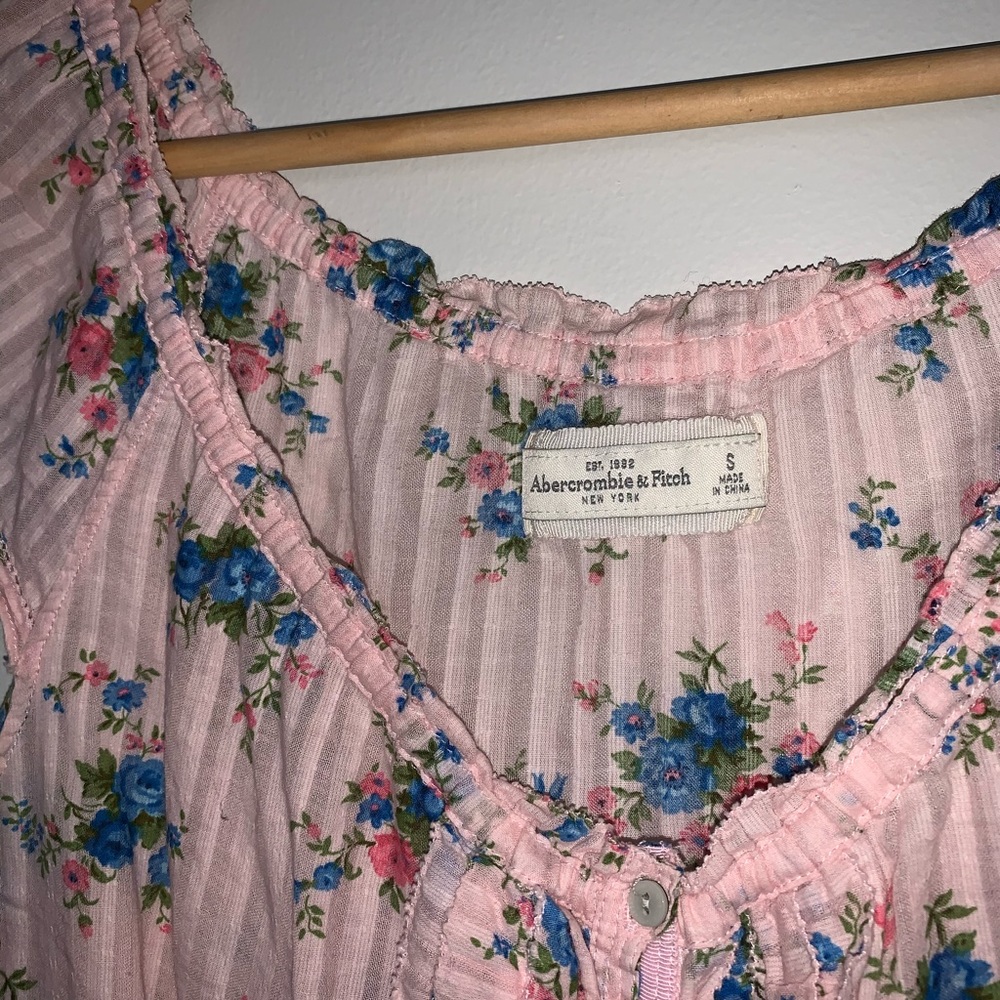 Floral hollister shirt